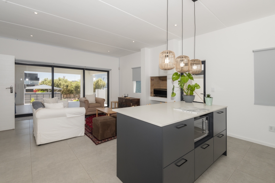 5 Bedroom Property for Sale in Myburgh Park Western Cape